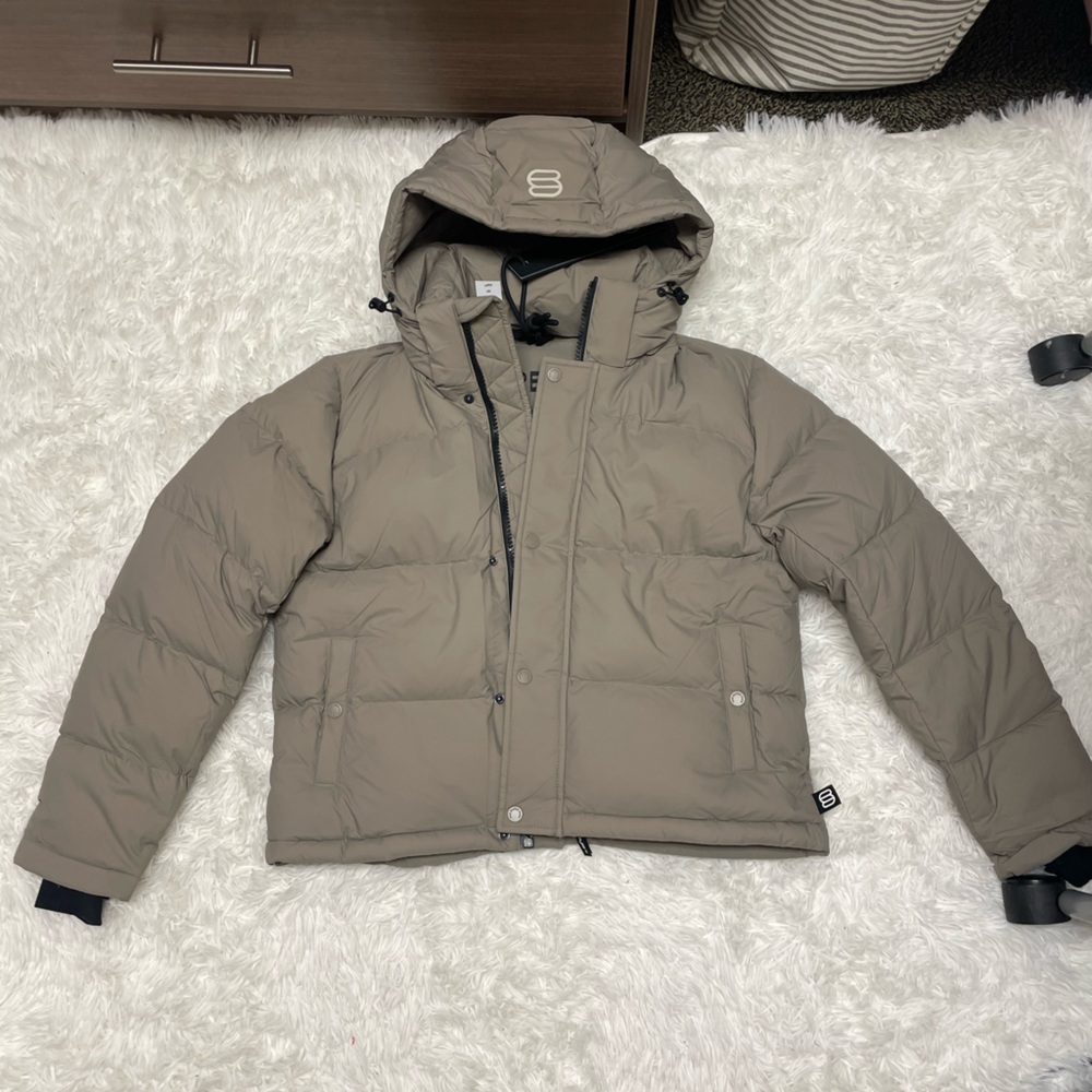 aritzia super puff shorty